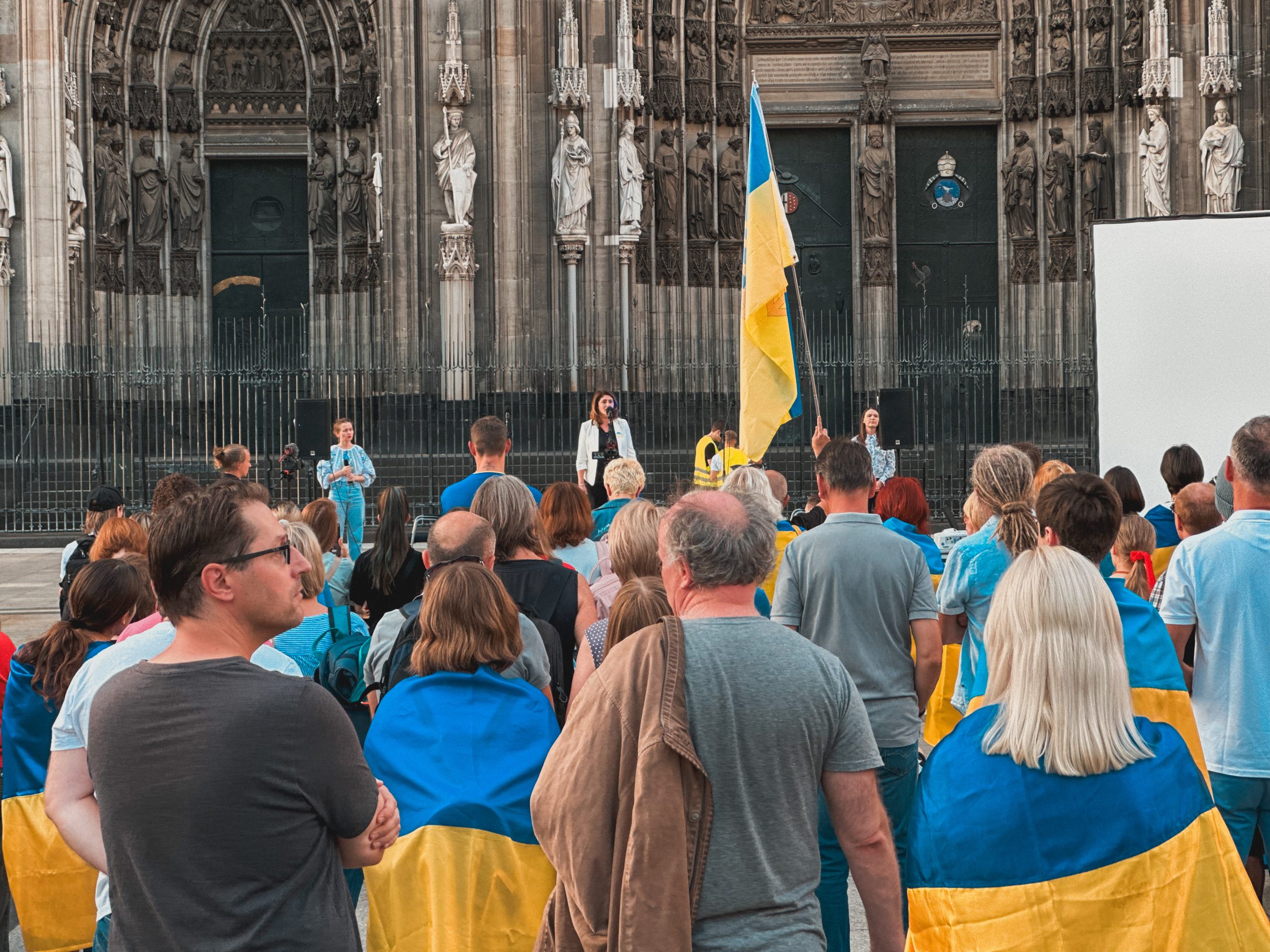 «Unbreakable Ukraine»: Nachtwache für die Ukraine in Köln