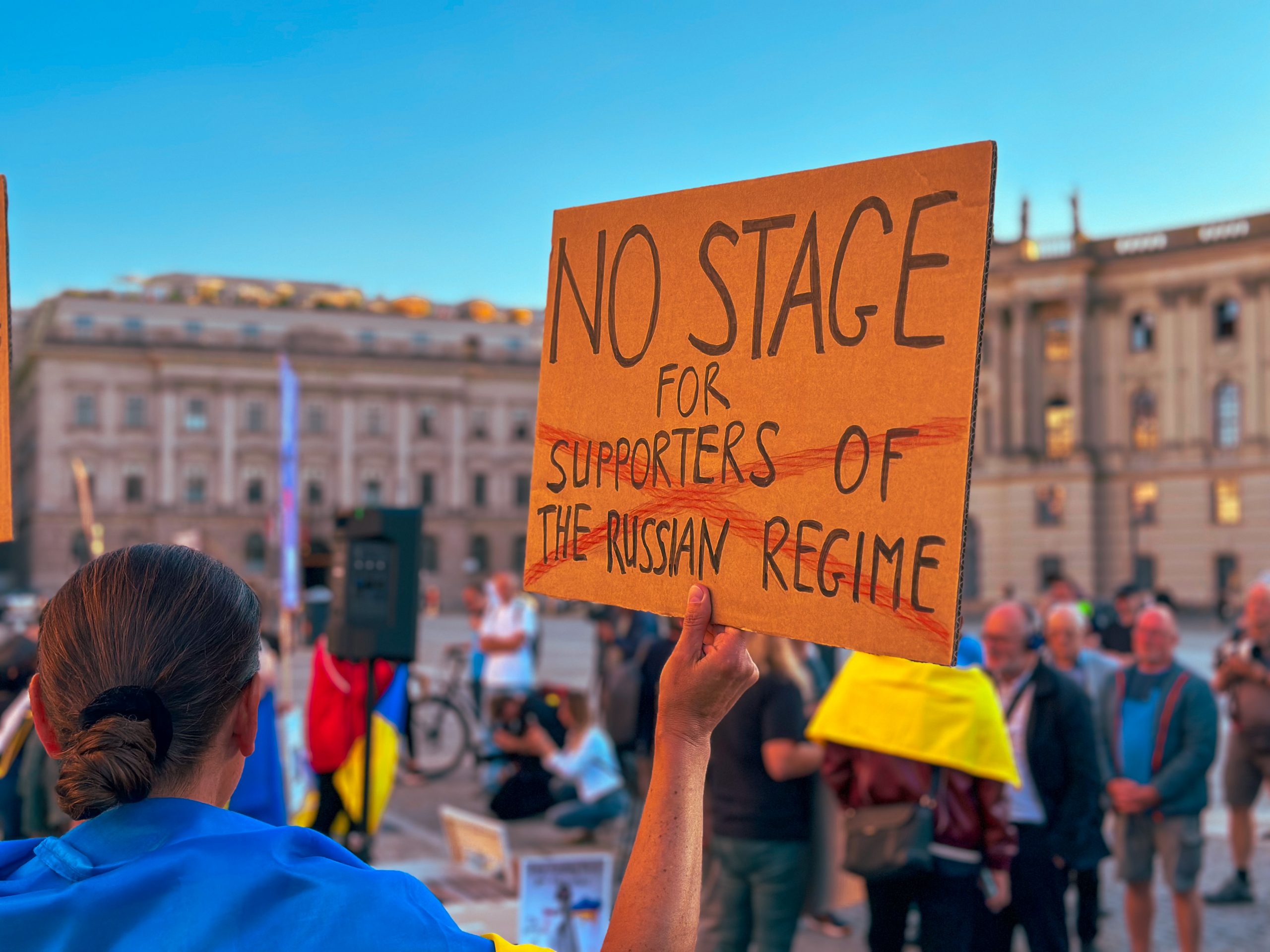 “Schande, Netrebko” – Proteste gegen Netrebko auch in Berlin
